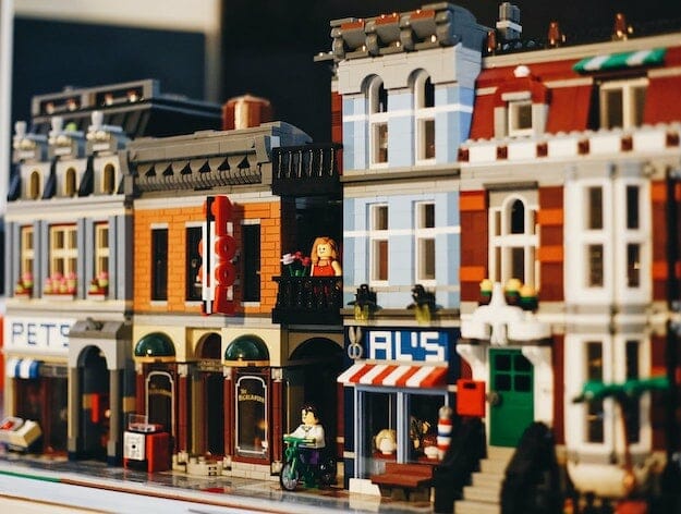 mesterværk tyktflydende Skulle LEGO Masters: 11 populære LEGO universer i 2023 [Ultimativ guide]